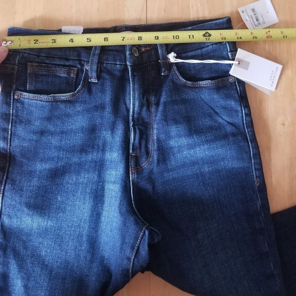 Good American Good Waist Chewed Back Pockets Jeans - Picture 11 of 16